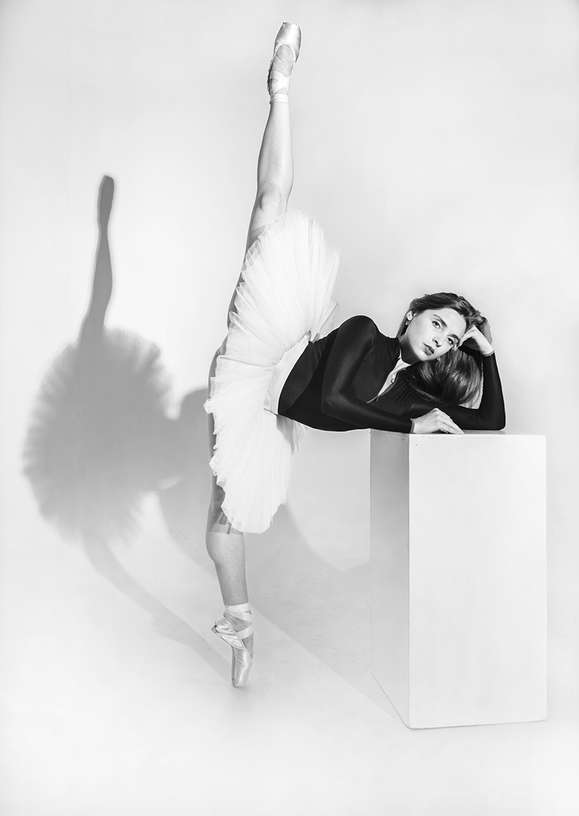 Hannah on pointe with a vertical leg extension